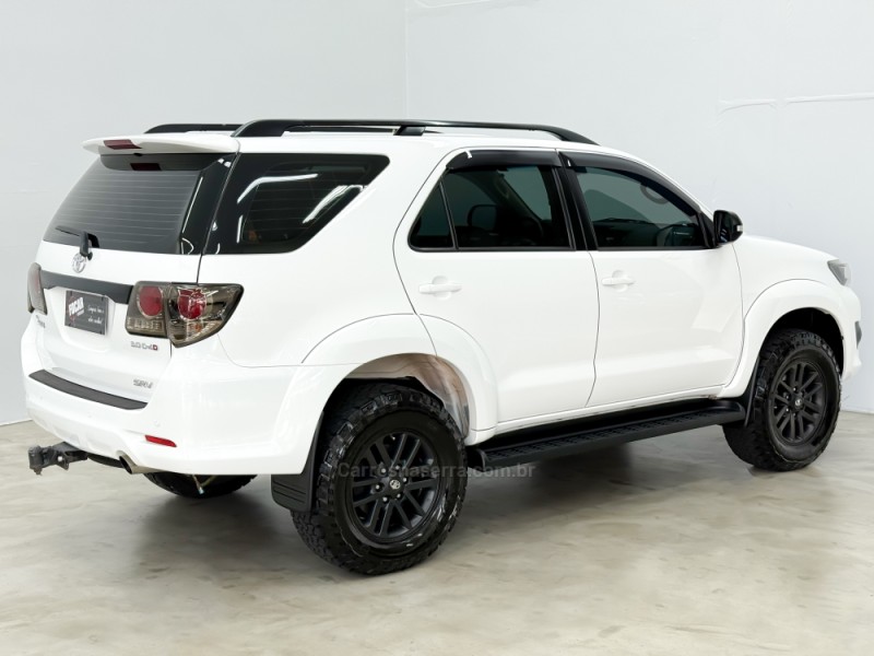 HILUX SW4 3.0 SRV 4X4 7 LUGARES 16V TURBO INTERCOOLER DIESEL 4P AUTOMÁTICO - 2015 - CAXIAS DO SUL