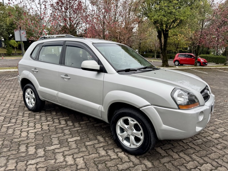 TUCSON 2.0 MPFI GLS 16V 143CV 2WD GASOLINA 4P AUTOMÁTICO - 2013 - CAXIAS DO SUL