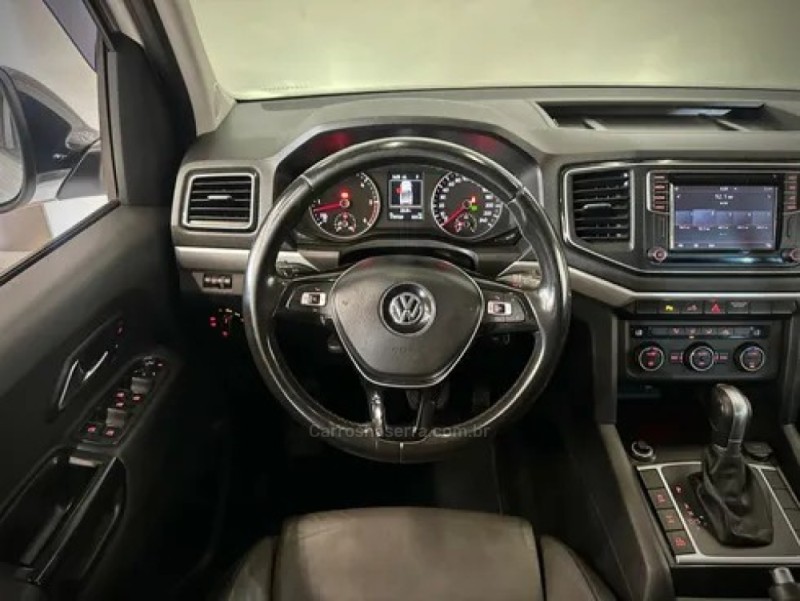 AMAROK 3.0 V6 TDI HIGHLINE CD DIESEL 4MOTION AUTOMÁTICO - 2018 - IVOTI