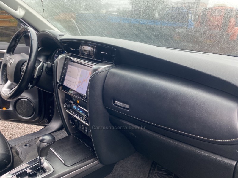 HILUX SW4 2.8 SRX 4X4 7 LUGARES 16V TURBO INTERCOOLER DIESEL 4P AUTOMÁTICO - 2021 - CAXIAS DO SUL