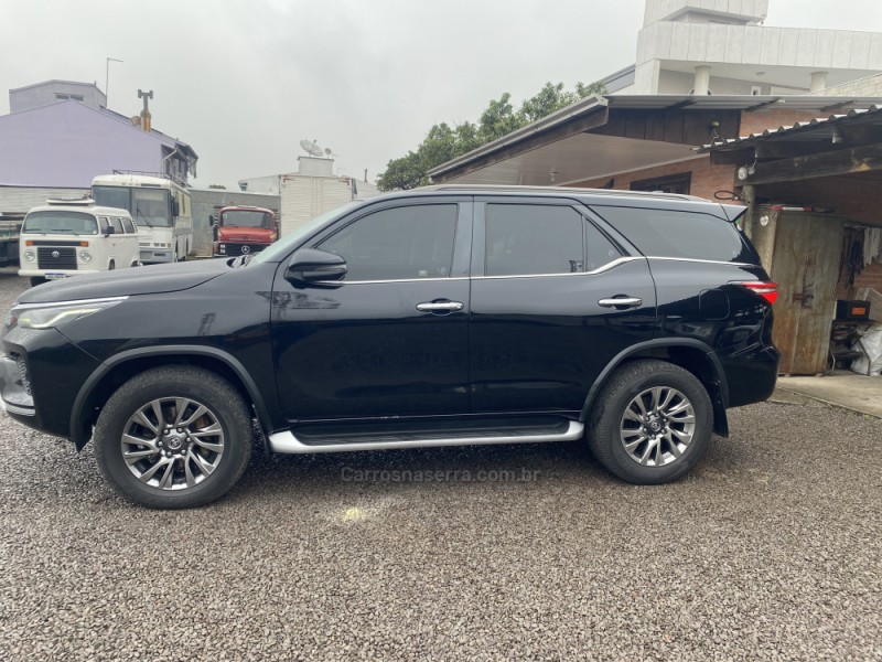 HILUX SW4 2.8 SRX 4X4 7 LUGARES 16V TURBO INTERCOOLER DIESEL 4P AUTOMÁTICO - 2021 - CAXIAS DO SUL