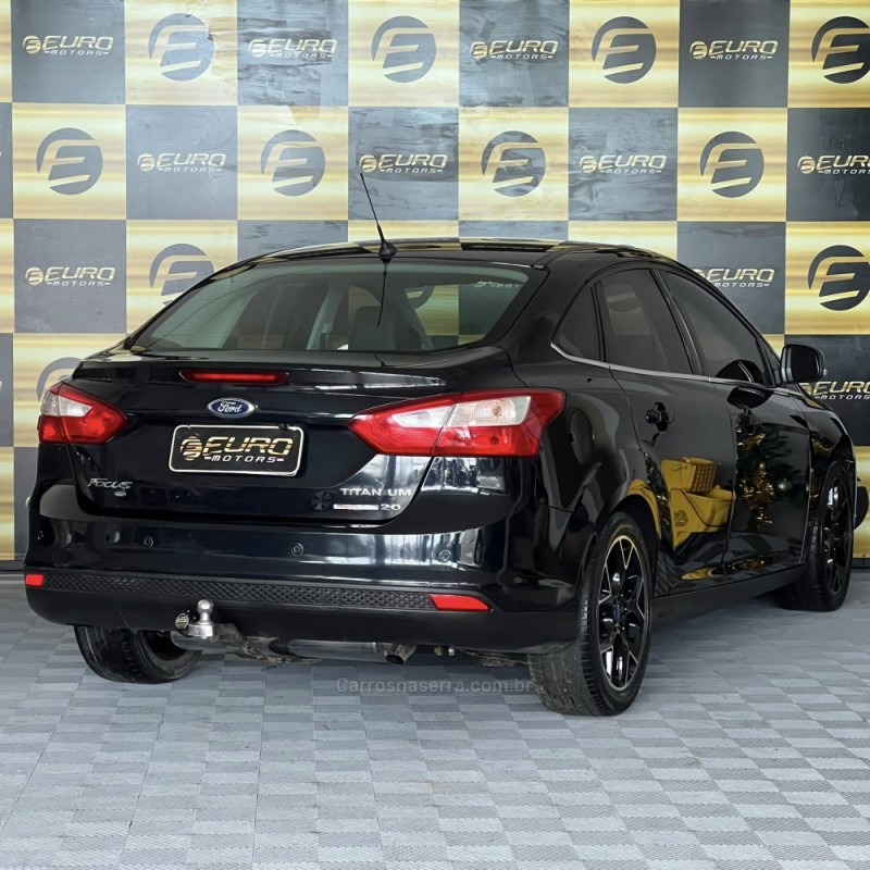 FOCUS 2.0 TITANIUM 16V FLEX 4P AUTOMÁTICO - 2014 - PORTãO