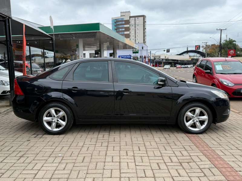 FOCUS 2.0 GLX SEDAN 16V FLEX 4P MANUAL - 2010 - LAGOA VERMELHA