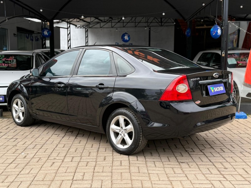FOCUS 2.0 GLX SEDAN 16V FLEX 4P MANUAL - 2010 - LAGOA VERMELHA