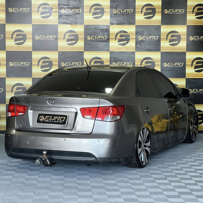 CERATO 1.6 E.222 SEDAN 16V GASOLINA 4P AUTOMÁTICO - 2011 - PORTãO