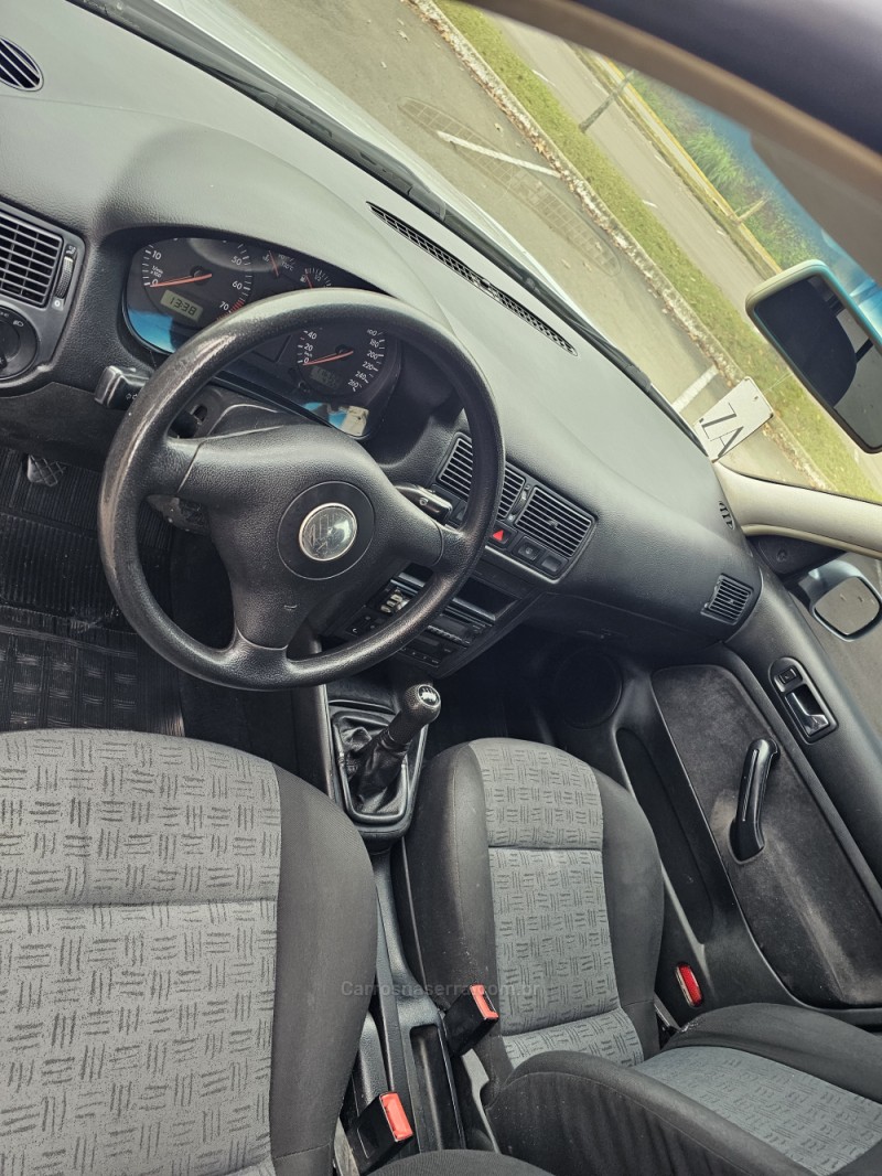 GOLF 1.6 MI PLUS 8V GASOLINA 4P MANUAL - 2004 - BENTO GONçALVES