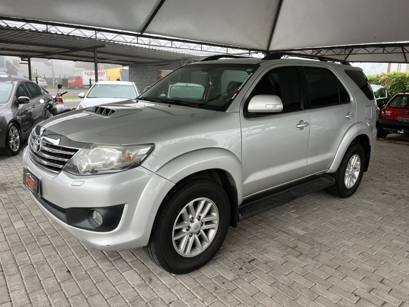 HILUX SW4 3.0 SRV 4X4 16V TURBO INTERCOOLER DIESEL 4P AUTOMÁTICO - 2013 - CAXIAS DO SUL