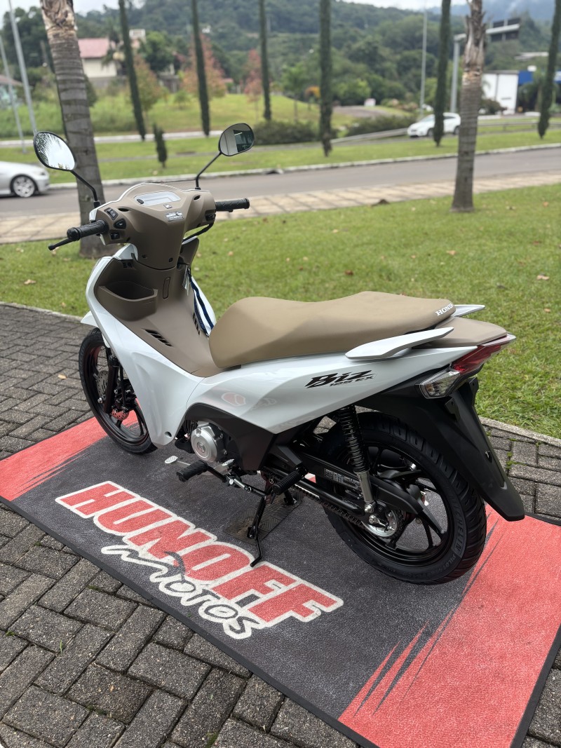 BIZ 125 EX - 2025 - FELIZ