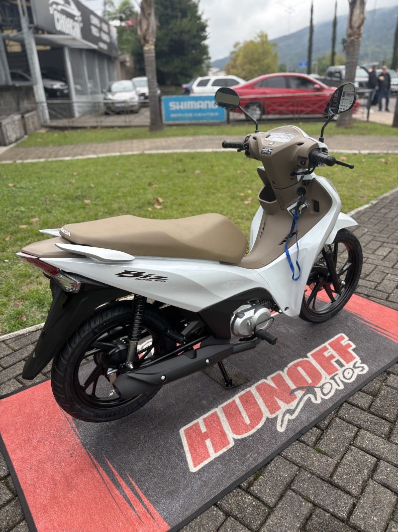BIZ 125 EX - 2025 - FELIZ