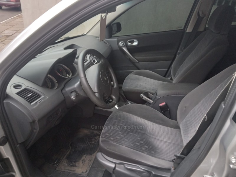 MÉGANE 1.6 DYNAMIQUE GRAND TOUR 16V FLEX 4P MANUAL - 2012 - GARIBALDI