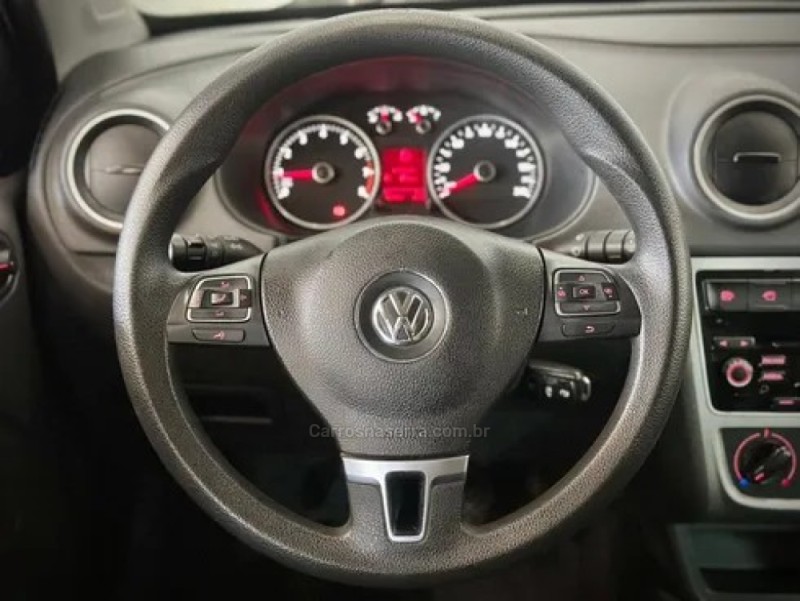 VOYAGE 1.6 MI TRENDLINE 8V FLEX 4P MANUAL - 2015 - IVOTI