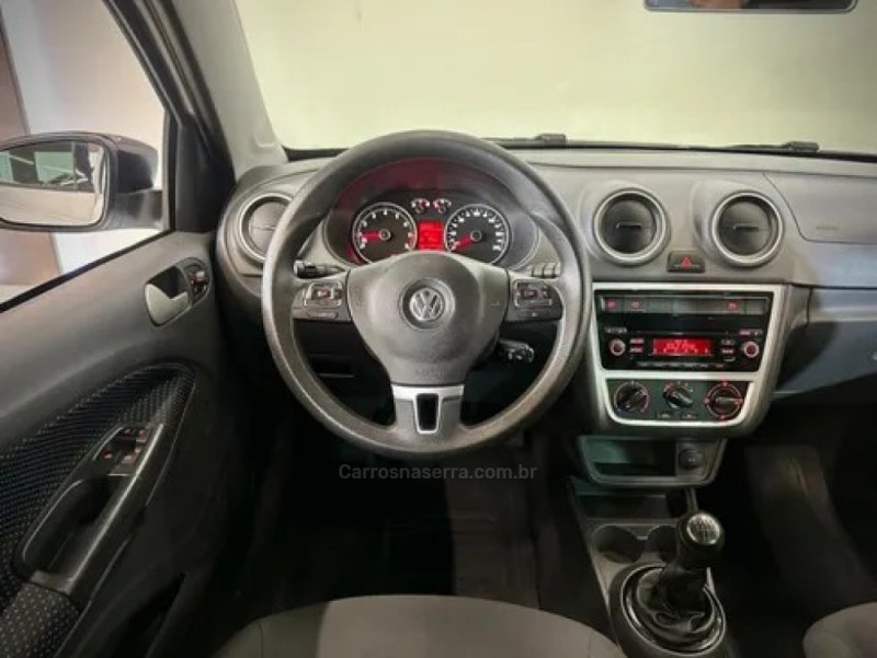 VOYAGE 1.6 MI TRENDLINE 8V FLEX 4P MANUAL - 2015 - IVOTI
