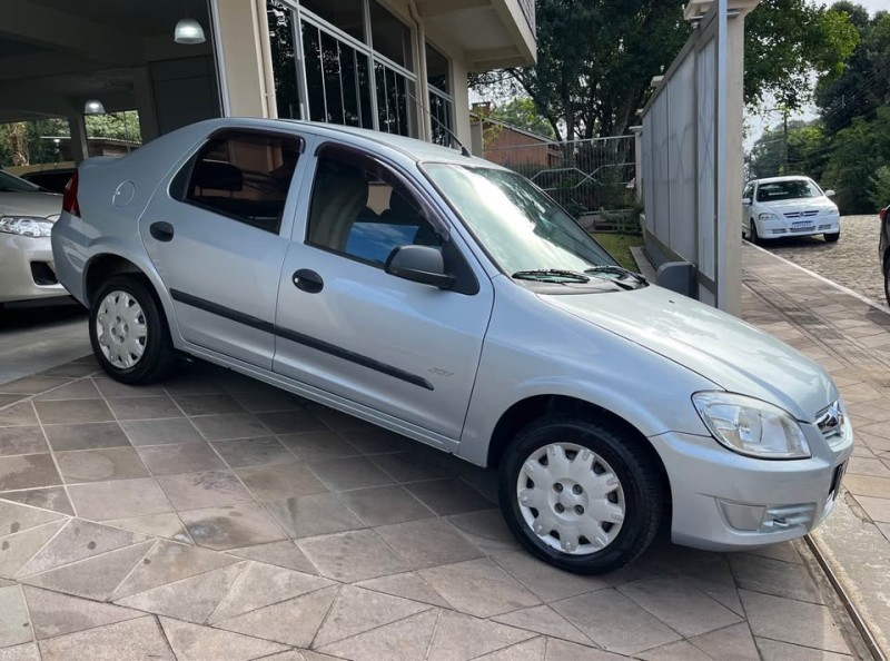 PRISMA 1.4 MPFI JOY 8V FLEX 4P MANUAL - 2009 - NOVA PETRóPOLIS