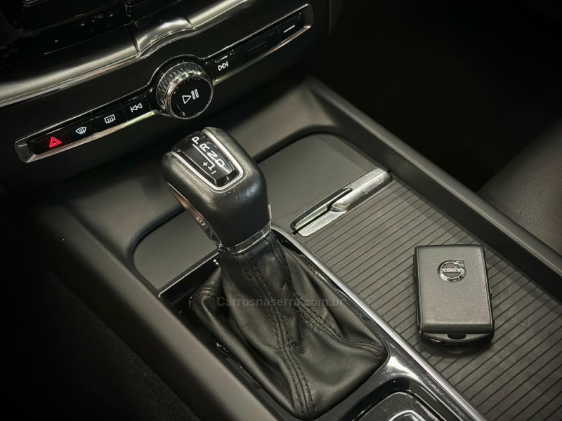 XC60 2.0 T5 MOMENTUM GASOLINA 4P AUTOMÁTICO - 2019 - IVOTI