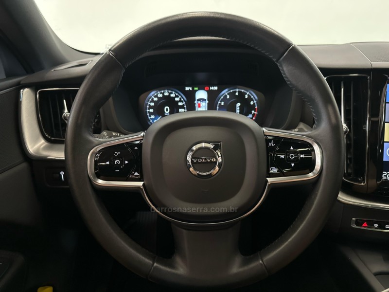 XC60 2.0 T5 MOMENTUM GASOLINA 4P AUTOMÁTICO - 2019 - IVOTI