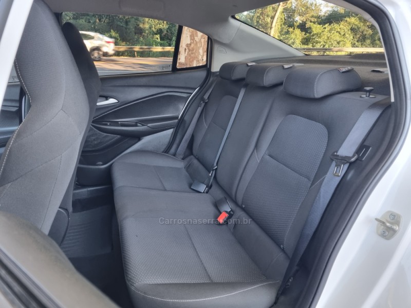 ONIX 1.0 SEDAN PLUS LT 12V FLEX 4P MANUAL - 2023 - DOIS IRMãOS