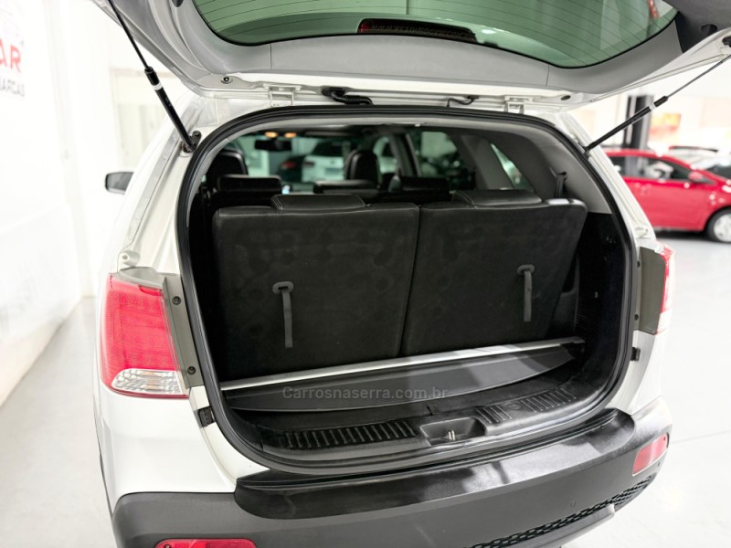 SORENTO 2.4 S.253 4X2 16V GASOLINA 4P AUTOMÁTICO - 2011 - ESTâNCIA VELHA