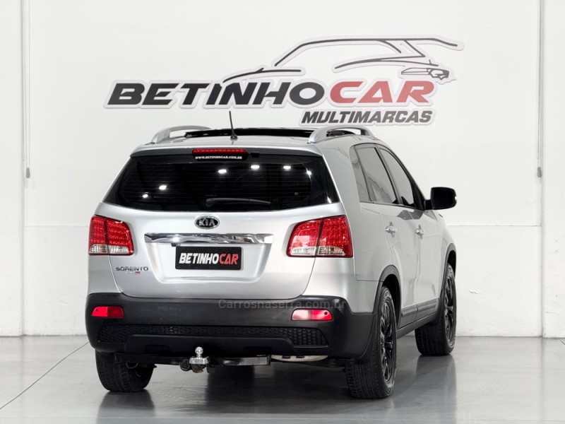 SORENTO 2.4 S.253 4X2 16V GASOLINA 4P AUTOMÁTICO - 2011 - ESTâNCIA VELHA