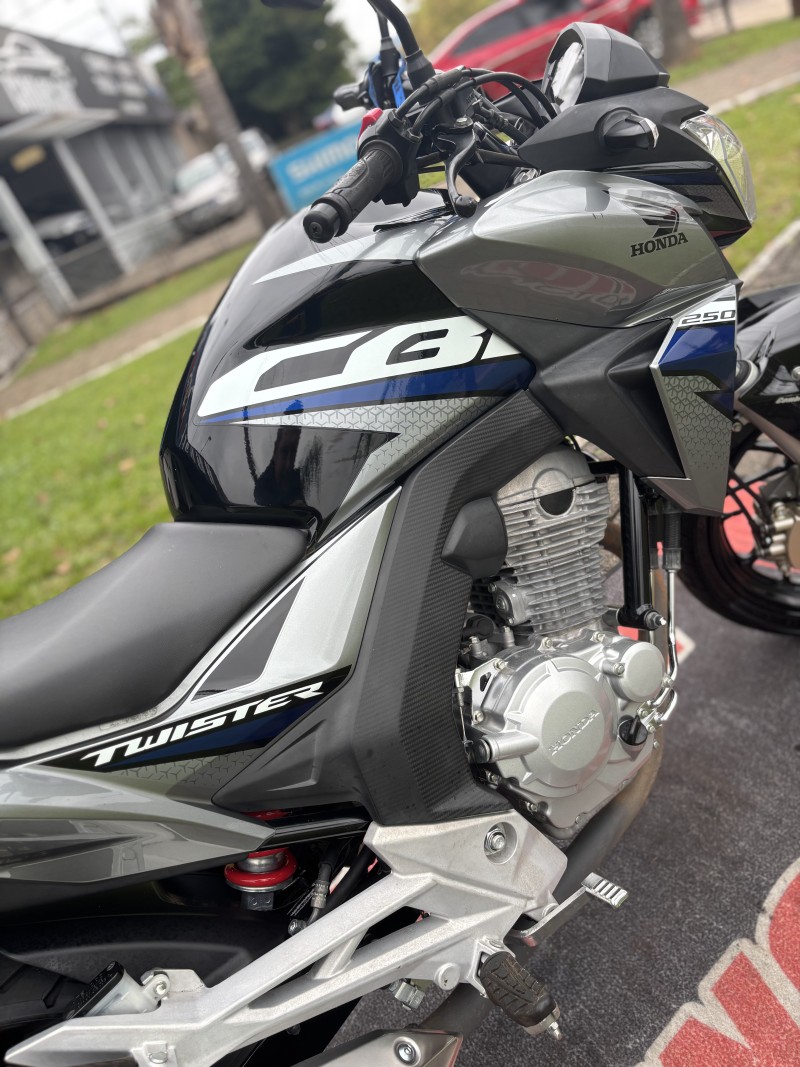 CB 250F TWISTER CBS - 2019 - FELIZ