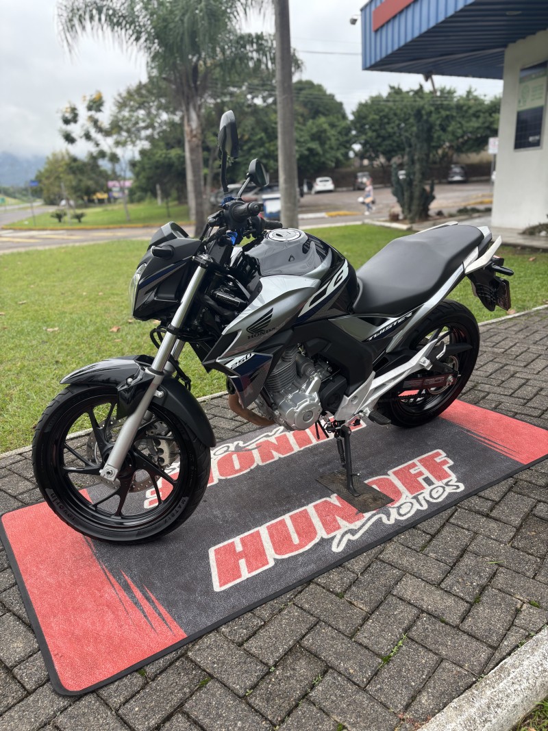 CB 250F TWISTER CBS - 2019 - FELIZ