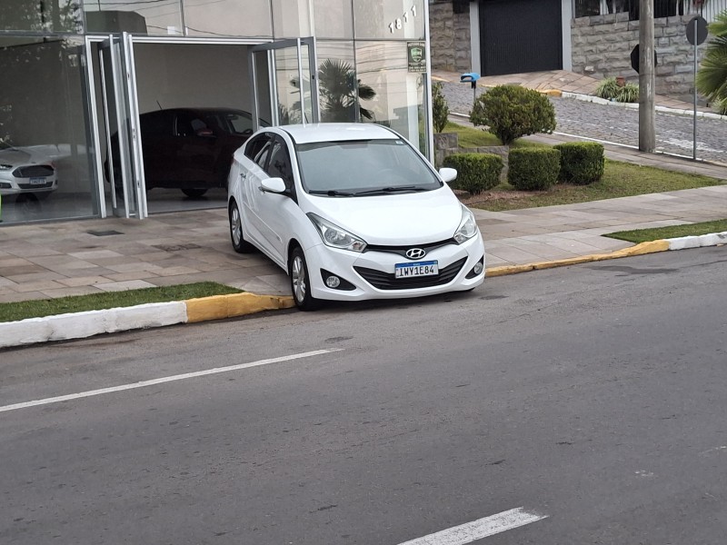 HB20S 1.6 PREMIUM 16V FLEX 4P AUTOMÁTICO - 2015 - FARROUPILHA