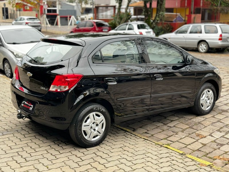 ONIX 1.0 LT 12V FLEX 4P MANUAL - 2013 - CAXIAS DO SUL