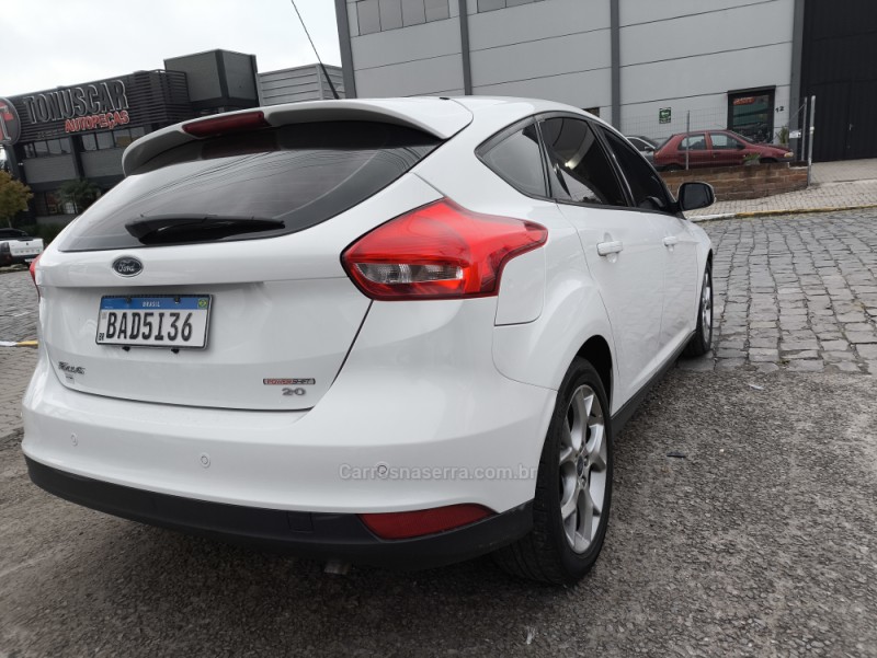 FOCUS 2.0 SE PLUS 16V FLEX 4P AUTOMÁTICO - 2016 - FARROUPILHA