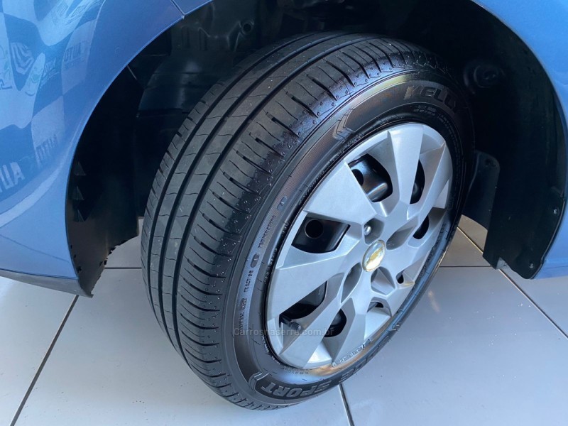 ONIX 1.4 MPFI LT 8V FLEX 4P MANUAL - 2015 - CAXIAS DO SUL