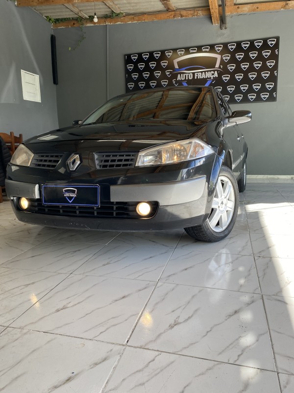 MÉGANE 2.0 DYNAMIQUE SEDAN 16V GASOLINA 4P MANUAL - 2009 - CAXIAS DO SUL