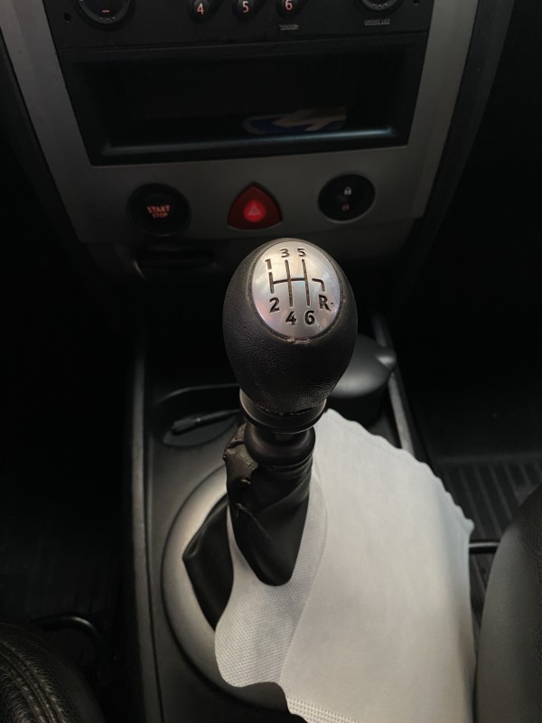 MÉGANE 2.0 DYNAMIQUE SEDAN 16V GASOLINA 4P MANUAL - 2009 - CAXIAS DO SUL