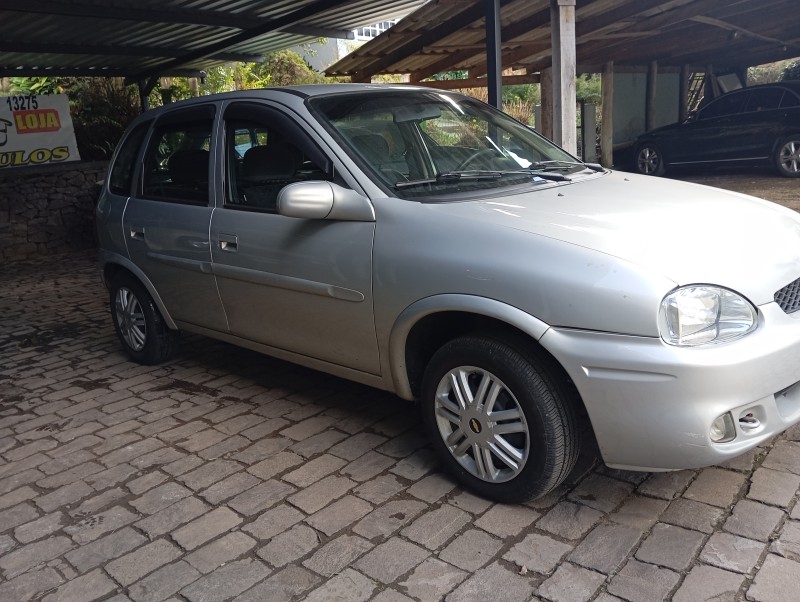 CORSA 1.0 MPFI MILENIUM 8V GASOLINA 4P MANUAL - 2002 - CAXIAS DO SUL