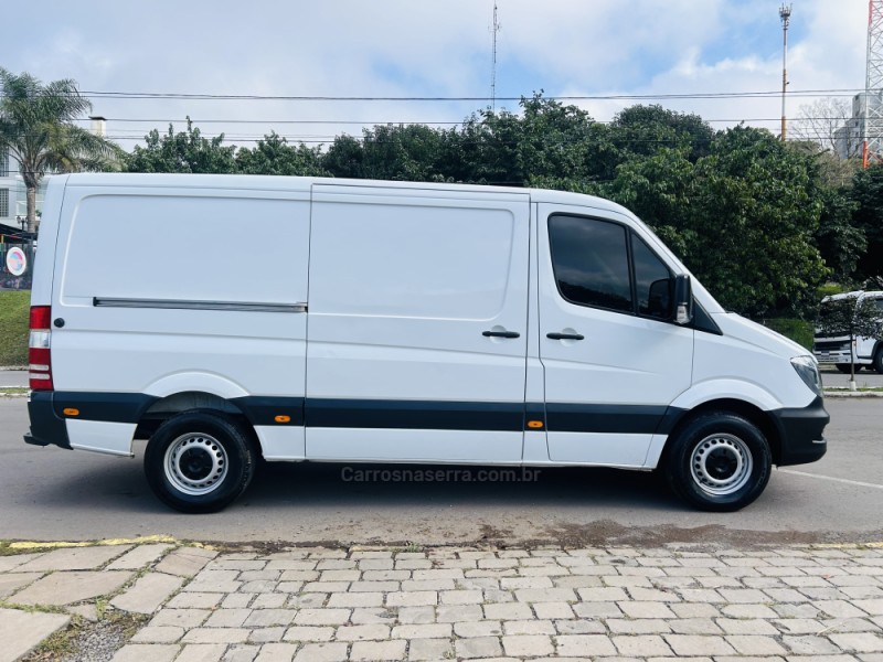 SPRINTER 2.2 FURGÃO STREET 415 CDI TETO BAIXO DIESEL 3P MANUAL - 2019 - BENTO GONçALVES