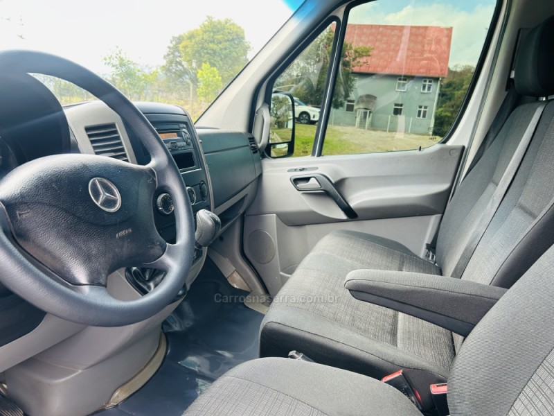 SPRINTER 2.2 FURGÃO STREET 415 CDI TETO BAIXO DIESEL 3P MANUAL - 2019 - BENTO GONçALVES