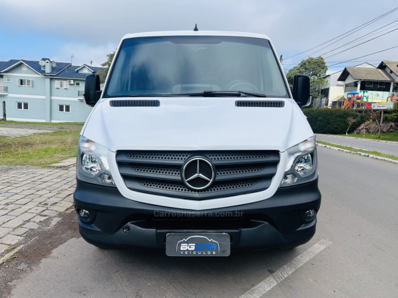 SPRINTER 2.2 FURGÃO STREET 415 CDI TETO BAIXO DIESEL 3P MANUAL - 2019 - BENTO GONçALVES