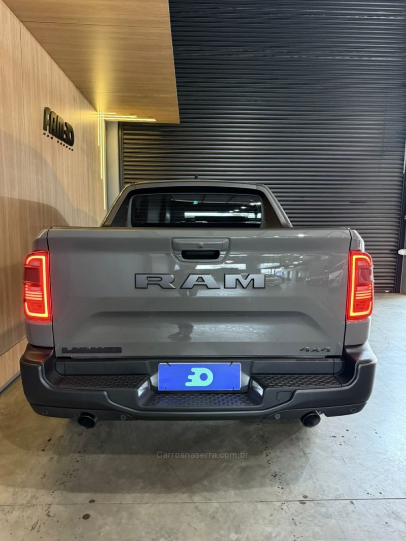 RAMPAGE 2.0 HURRICANE LARAMIE 4 4X4 TURBO GASOLINA 4P AUTOMÁTICO - 2024 - LAJEADO
