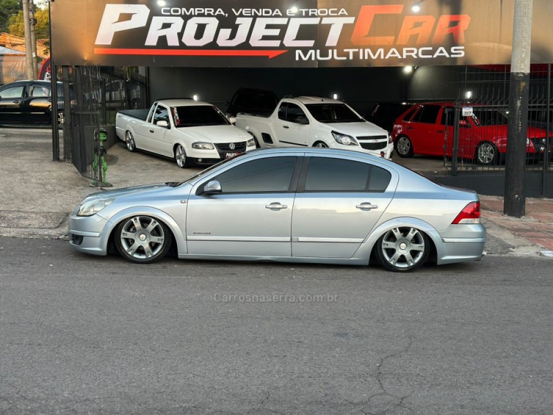 VECTRA 2.0 MPFI ELEGANCE 8V FLEX 4P MANUAL