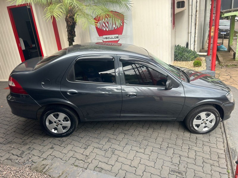 PRISMA 1.4 MPFI MAXX 8V FLEX 4P MANUAL - 2009 - TRêS COROAS