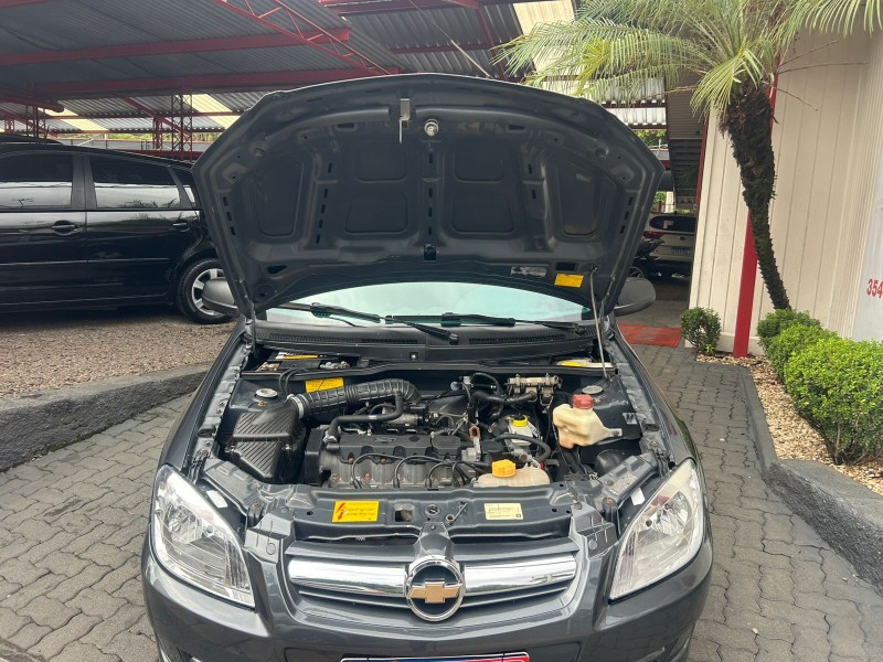 PRISMA 1.4 MPFI MAXX 8V FLEX 4P MANUAL - 2009 - TRêS COROAS