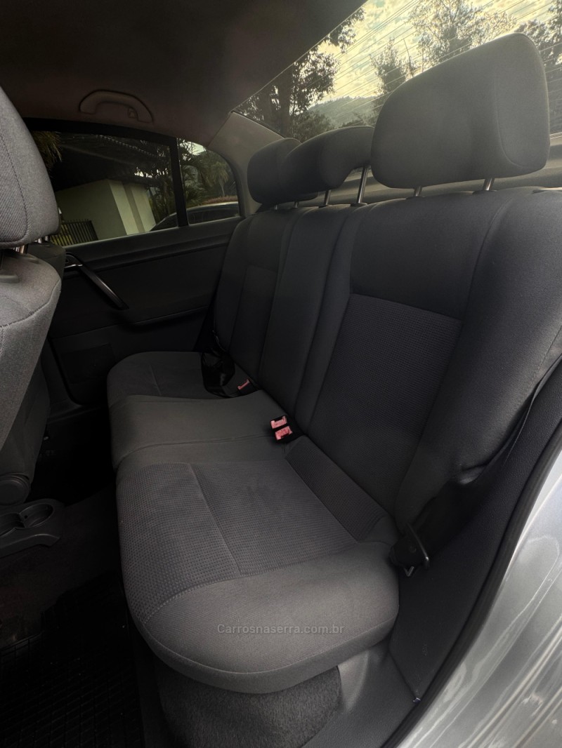 POLO SEDAN 1.6 MI COMFORTLINE 8V FLEX 4P MANUAL - 2003 - FELIZ