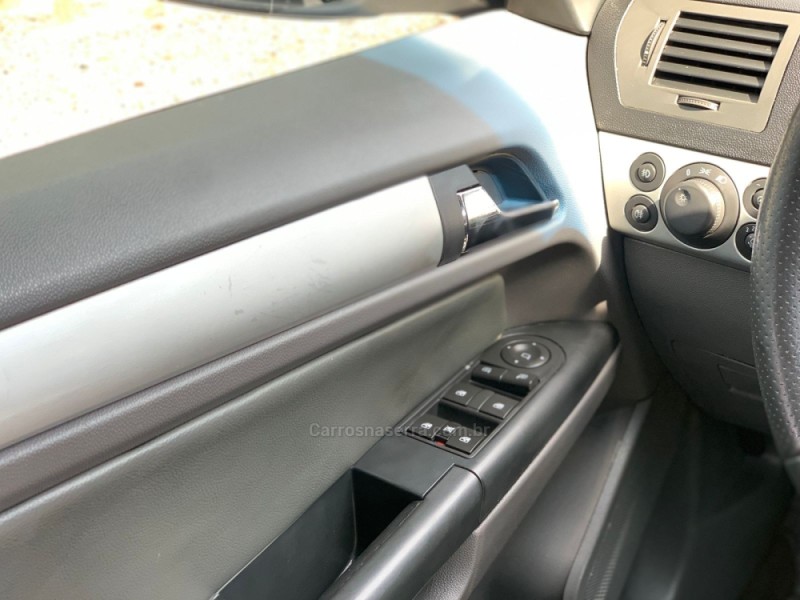 VECTRA 2.0 MPFI ELEGANCE 8V FLEX 4P MANUAL - 2011 - CAXIAS DO SUL