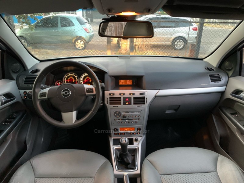 VECTRA 2.0 MPFI ELEGANCE 8V FLEX 4P MANUAL - 2011 - CAXIAS DO SUL