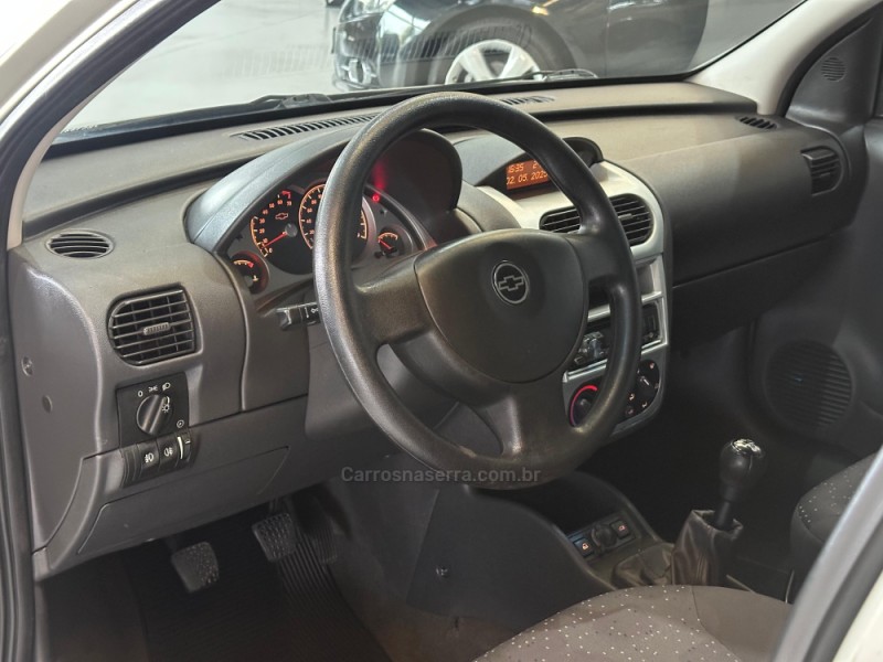 CORSA 1.4 MPFI PREMIUM SEDAN 8V FLEX 4P MANUAL - 2012 - NOVO HAMBURGO