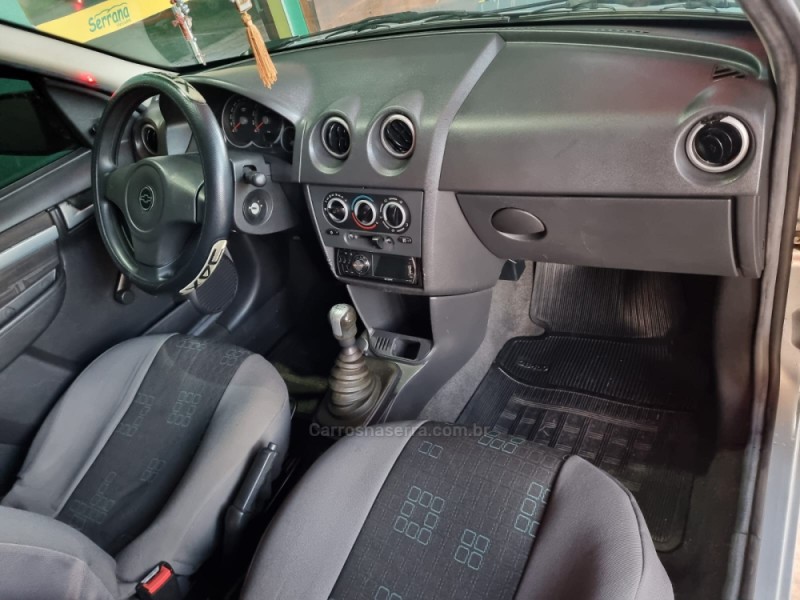 PRISMA 1.4 MPFI MAXX 8V FLEX 4P MANUAL - 2009 - DOIS IRMãOS