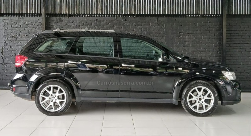 JOURNEY 3.6 RT V6 GASOLINA 4P AUTOMÁTICO - 2015 - CAXIAS DO SUL