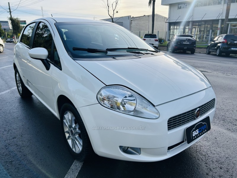 PUNTO 1.6 ESSENCE 16V FLEX 4P MANUAL - 2011 - BENTO GONçALVES