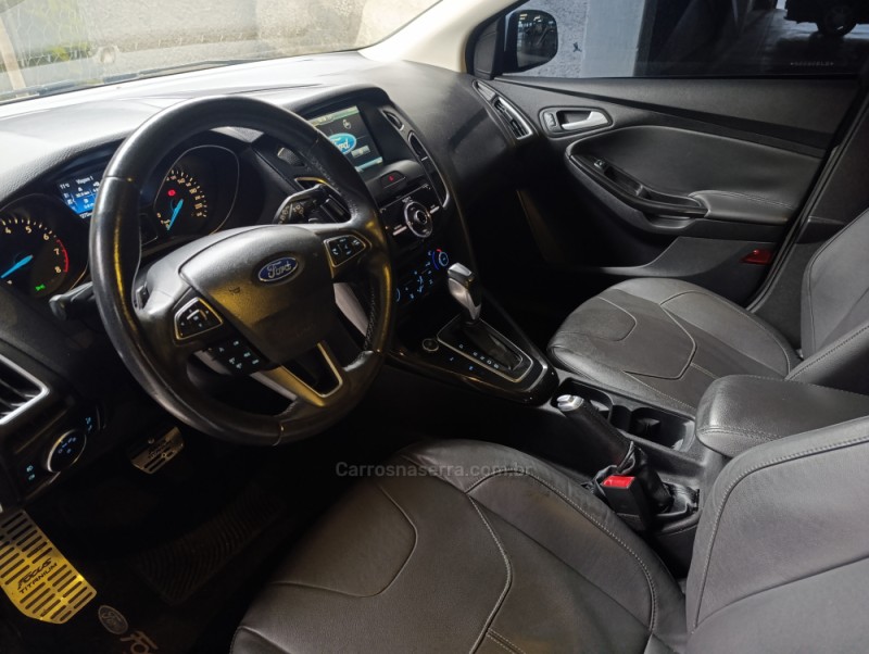 FOCUS 2.0 TITANIUM PLUS HATCH 16V FLEX 4P AUTO - 2016 - CAXIAS DO SUL