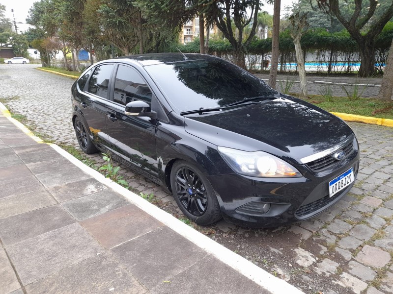 FOCUS 1.6 GLX 16V FLEX 4P MANUAL - 2012 - FARROUPILHA