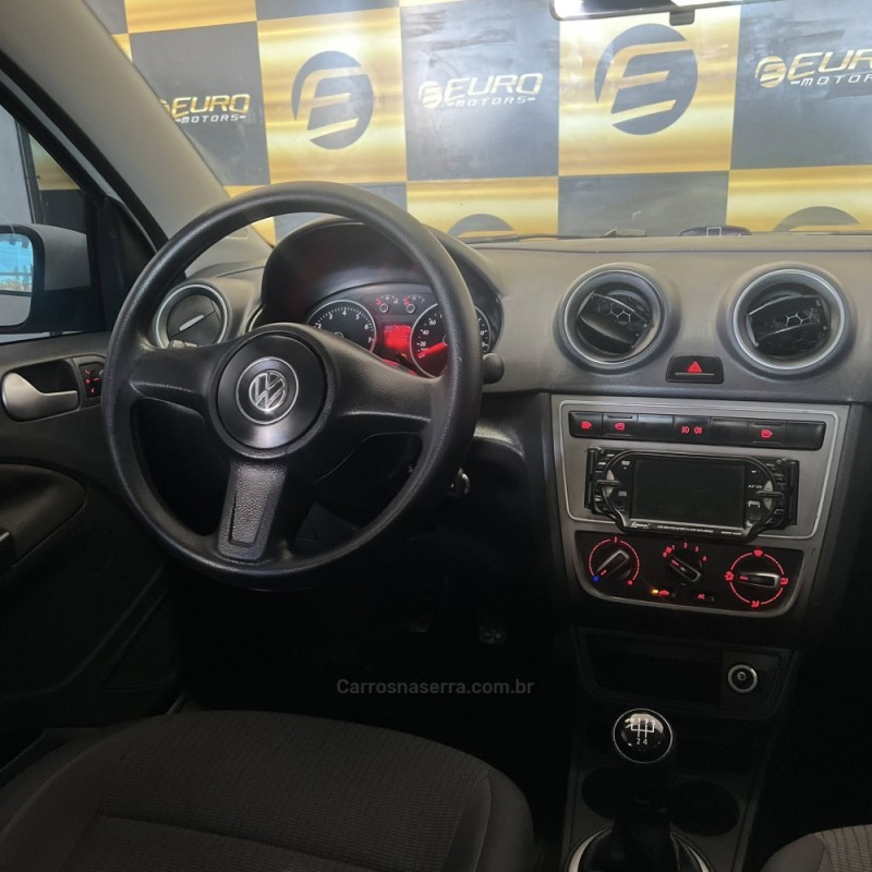 VOYAGE 1.0 MI 8V FLEX 4P MANUAL - 2013 - PORTãO
