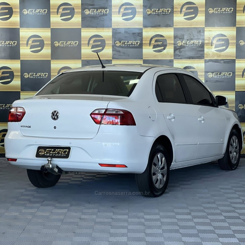 VOYAGE 1.0 MI 8V FLEX 4P MANUAL - 2013 - PORTãO