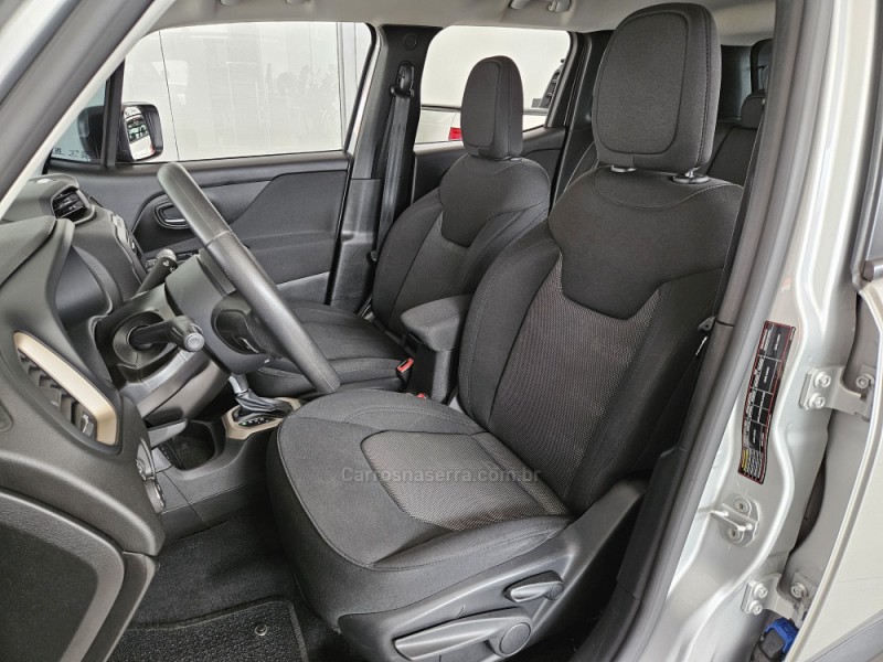 RENEGADE 1.8 16V FLEX SPORT 4P AUTOMÁTICO - 2017 - TAPEJARA